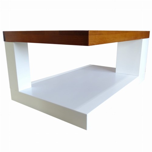 Nowoczesna i modernistyczna ława z drewna