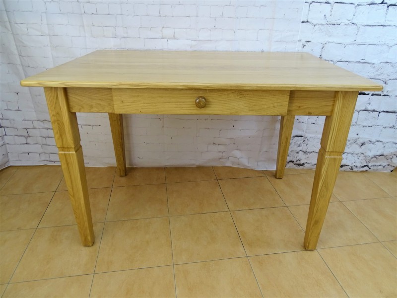 Stół z szufladą drewno dębowe kolor lakier naturalny.