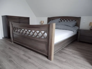 Łóżko drewniane ażurowe z łukami jesionowe szerokość od 140 do 200 cm