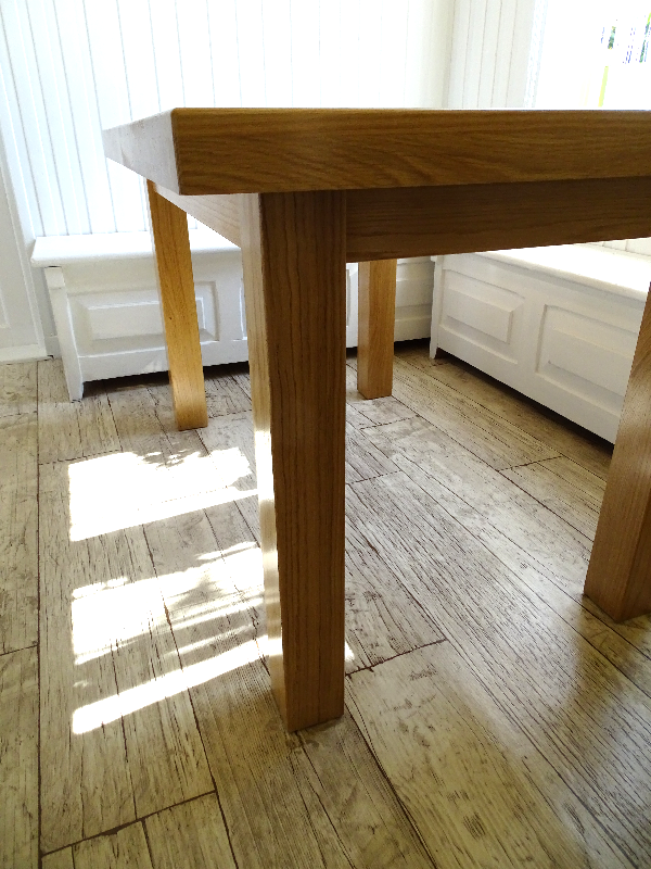 Stół lity dąb kolor lakier naturalny