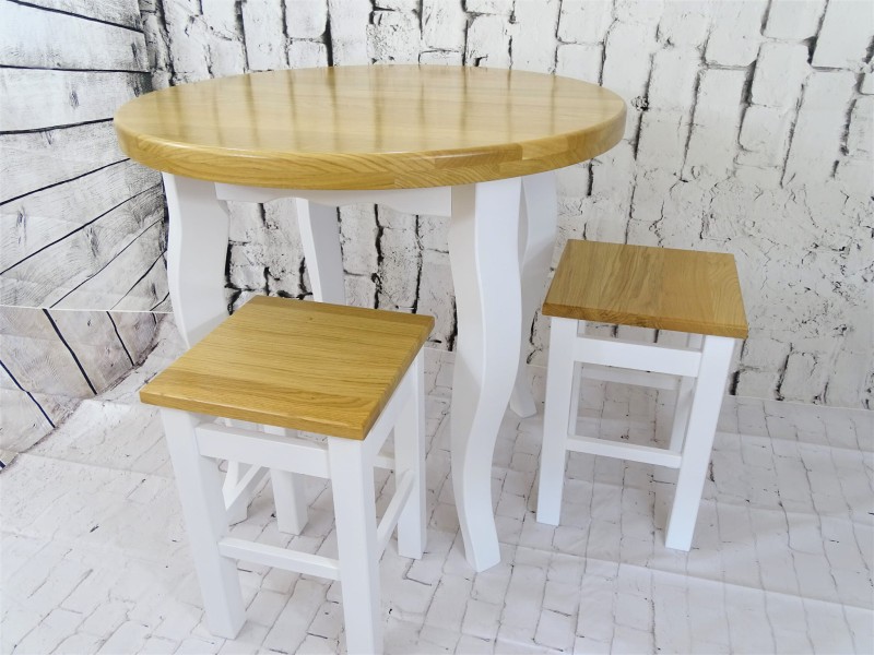 Stół okrągły fi 80 blat drewno dębowe kolor lakier naturalny, stelaż drewno bukowe kolor biały lity ciepły. Taboret prosty 30 x 30 h 46.