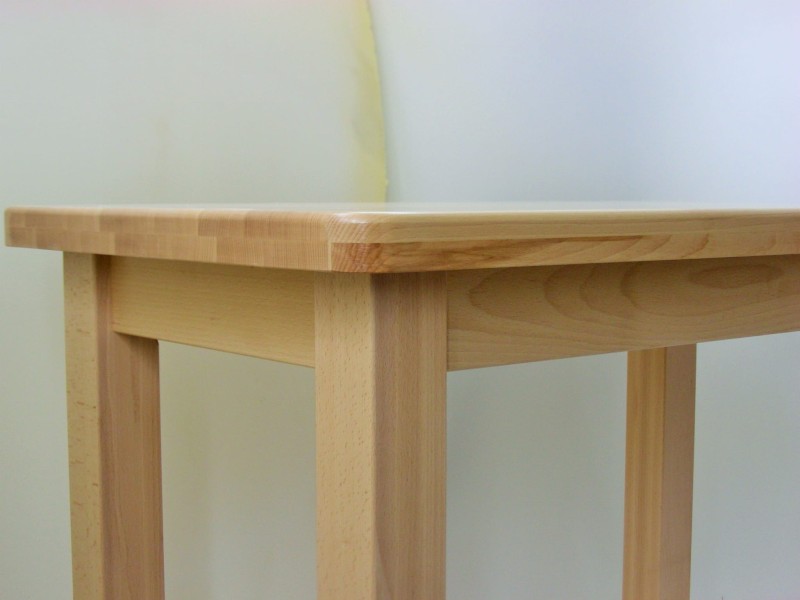 Stół 100 x 60 drewno bukowe kolor lakier naturalny.