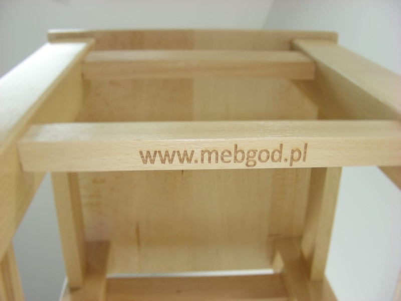 Hoker kolor lakier naturalny drewno bukowe brak zszywek połączenie wyłącznie na czopach