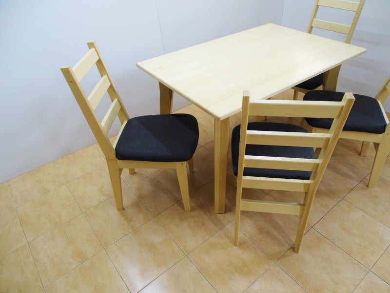 Stół modern drewno buk kolor lakier naturalny.