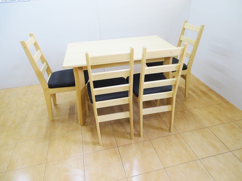 Stół modern drewno buk kolor lakier naturalny.